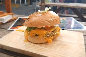 Las Matonas Burger's hamburguesas image