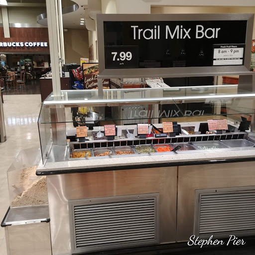 Grocery Store «Harris Teeter», reviews and photos, 8200 Crestwood Heights Dr, McLean, VA 22102, USA