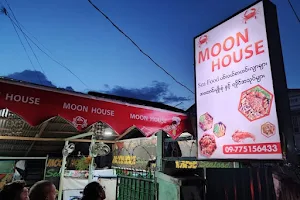 Moon House Thai food image