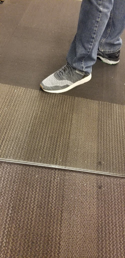 Shoe Store «DSW Designer Shoe Warehouse», reviews and photos, 345 Rockaway Turnpike, Lawrence, NY 11559, USA