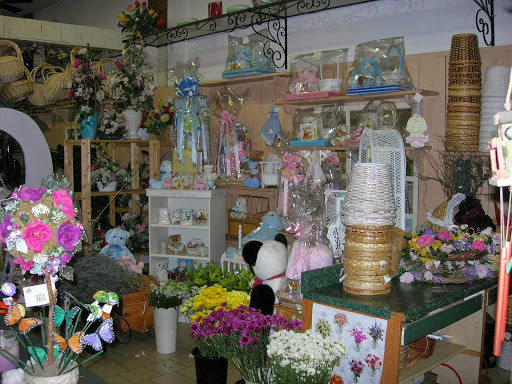 Florist «Petite II Florist», reviews and photos, 3268 Hempstead Turnpike, Levittown, NY 11756, USA