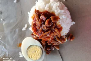 Warung Laki Bini (Roti Canai,Roti Sarang Burung,Nasi Lemak, Kuih Muih) image