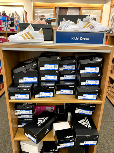 Shopping Mall «Pembroke Mall Virginia Beach», reviews and photos, 4554 Virginia Beach Blvd, Virginia Beach, VA 23462, USA