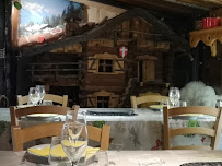 Atmosphère du Restaurant français Le Chalet des Trappeurs à Plancherine - n°12