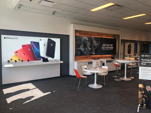 Cell Phone Store «AT&T», reviews and photos, 10100 City Walk Dr #200, Woodbury, MN 55129, USA