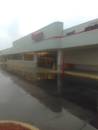 Grocery Store «Save-A-Lot», reviews and photos, 1534 3rd St SW, Winter Haven, FL 33880, USA