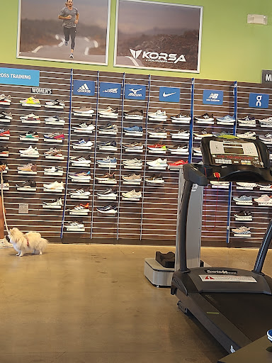 Running Store «Road Runner Sports», reviews and photos, 1835 Newport Blvd, Costa Mesa, CA 92627, USA