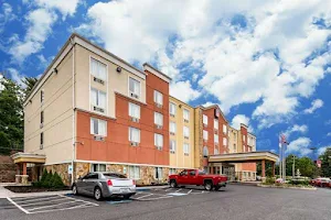 Comfort Suites Near Gettysburg Battlefield Visitor Center image