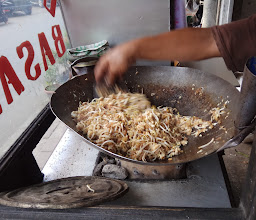 Lumpia Basah Suryakencana photo