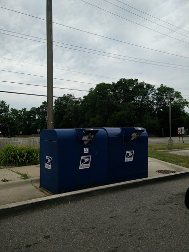 Post Office «United States Postal Service», reviews and photos, 22200 W Eleven Mile Rd, Southfield, MI 48037, USA