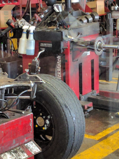 Tire Shop «Discount Tire Store», reviews and photos, 8219 Research Blvd, Austin, TX 78758, USA