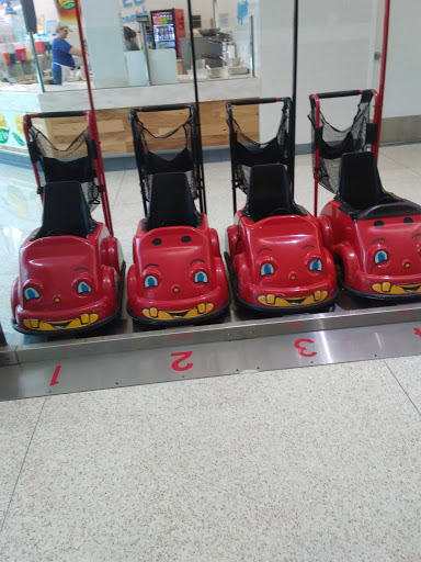 Shopping Mall «Oakland Mall», reviews and photos, 412 W 14 Mile Rd, Troy, MI 48083, USA