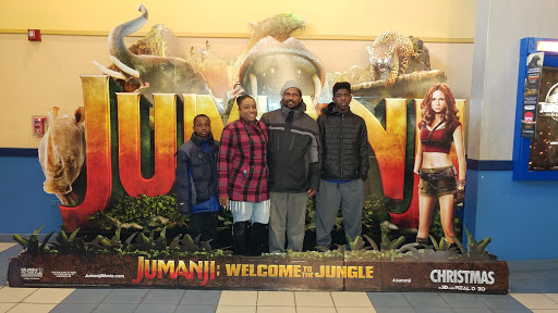 Movie Theater «AMC Showplace Village Crossing 18», reviews and photos, 7000 Carpenter Rd, Skokie, IL 60077, USA