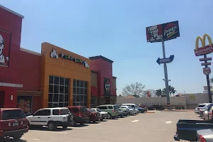 Pizza Hut Blvd Suyapa image