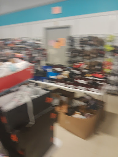 Clothing Store «Rugged Wearhouse», reviews and photos, 6096 Rose Hill Dr, Alexandria, VA 22310, USA