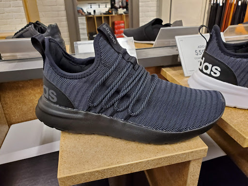 Shoe Store «DSW Designer Shoe Warehouse», reviews and photos, 136 Vintage Way, Novato, CA 94945, USA