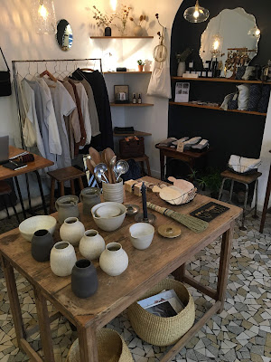 Boutique generale à Paris