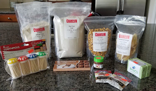 Grocery Store «Champion Grocery», reviews and photos, 1175 NW Gilman Blvd, Issaquah, WA 98027, USA