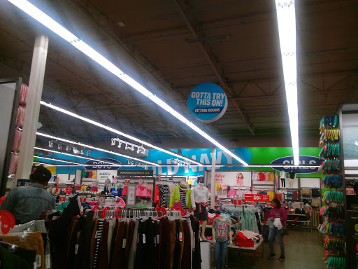 Clothing Store «Old Navy», reviews and photos, 12090 Lakewood Blvd, Downey, CA 90242, USA