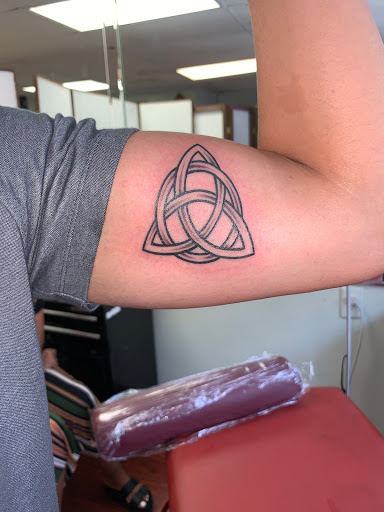 Tattoo Shop «studio 316 Tattoo & Body Piercing», reviews and photos, 84-22 Roosevelt Ave, Jackson Heights, NY 11372, USA