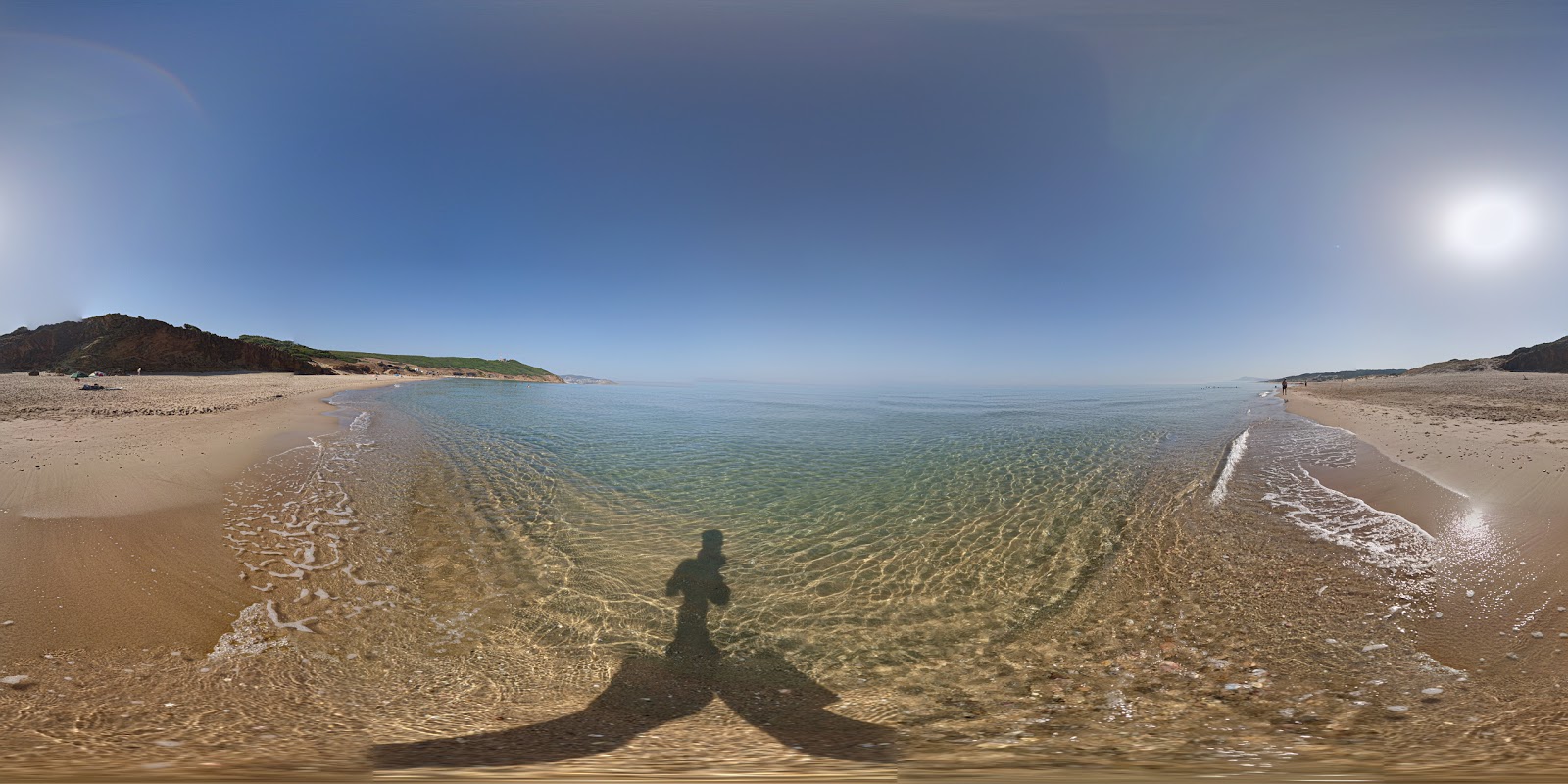 Foto av Berkuksh Beach med lång rak strand