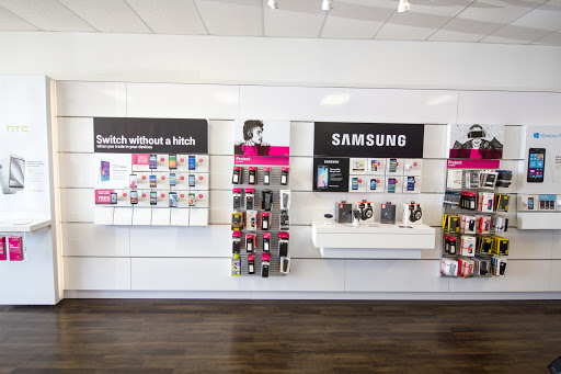 Cell Phone Store «T-Mobile», reviews and photos, 6684 Joliet Rd, Countryside, IL 60525, USA