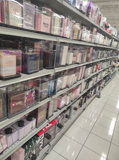 Clothing Store «Ross Dress for Less», reviews and photos, 12115 Biscayne Blvd, North Miami, FL 33181, USA