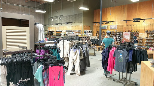 Camping Store «REI», reviews and photos, 12218 E Foothill Blvd, Rancho Cucamonga, CA 91739, USA