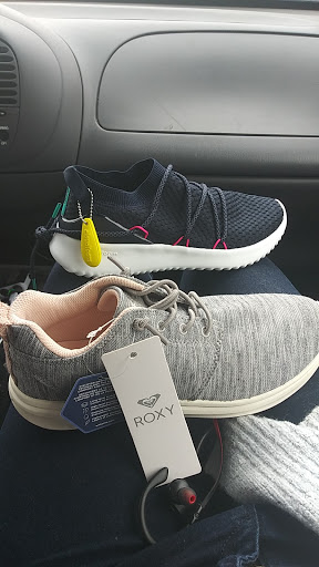 Shoe Store «DSW Designer Shoe Warehouse», reviews and photos, 1360 S Washington St, North Attleborough, MA 02760, USA