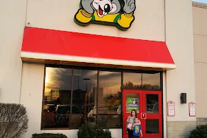 Chuck E. Cheese image