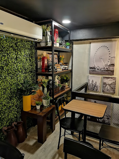 Nine to Six Food House - 354 Tomas Pinpin St, Binondo, Manila, 1008 Metro Manila, Philippines