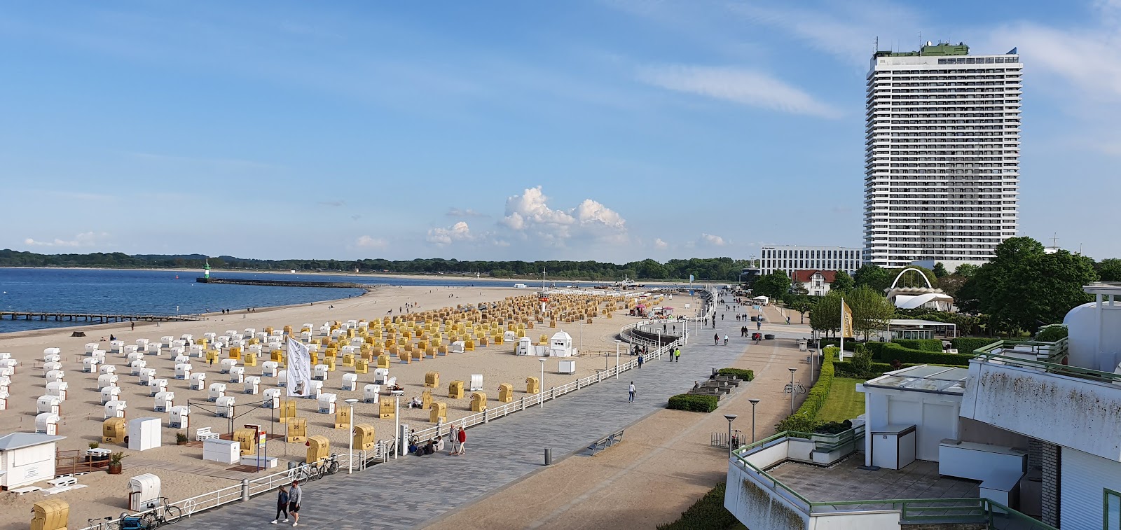 Foto von Travemunde Strand mit beiger sand Oberfläche
