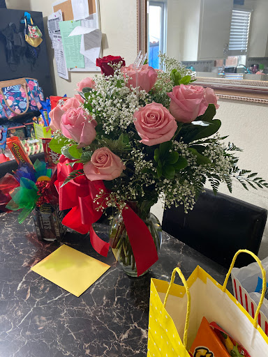 Florist «Ron & Alicia Robinson Florist», reviews and photos, 1610 S Grand Ave, Glendora, CA 91740, USA