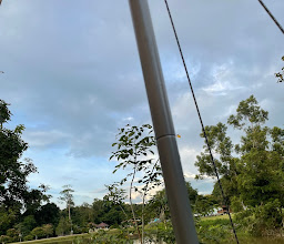 ทางโค้งหัวเขื่อนอ่างเก็บน้ำสายศร photo