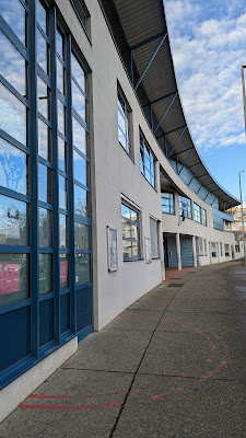 Ecole maternelle et élémentaire Louise Michel à Bron
