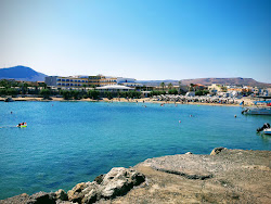 Marina Beach'in fotoğrafı küçük koy ile birlikte