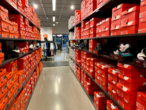 Clothing Store «Nike Factory Store», reviews and photos, 505 Premium Outlets Dr, Monroe, OH 45050, USA
