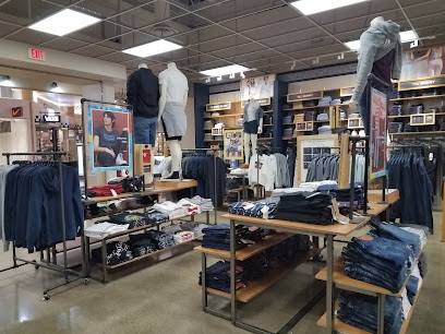 Levi's Outlet Store - 6170 W Grand Ave Space 527, Gurnee, Illinois, US -  Zaubee