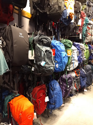 Outdoor Sports Store «Moosejaw», reviews and photos, 439 W 47th St, Kansas City, MO 64112, USA