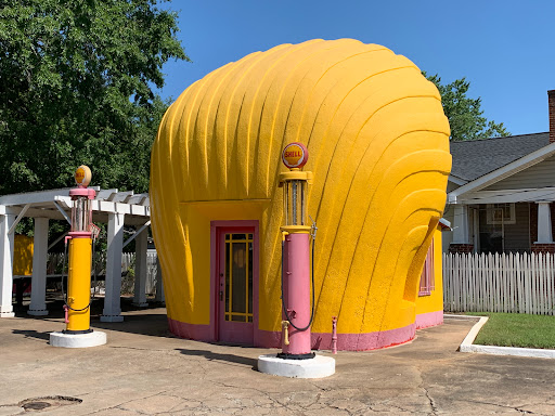 Last Shell Oil Clamshell Station