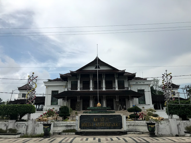 Museum Sejarah Lokal di Kalimantan Timur: Menelusuri Kedaton Kutai Kartanegara dan Museum Siraja teluk bayur
