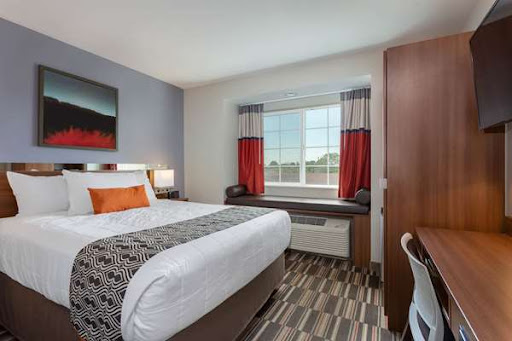 Microtel Inn & Suites by Wyndham Niagara Falls image 2