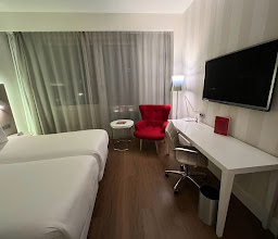 Hotel NH Collection Berlin Friedrichstrasse photo