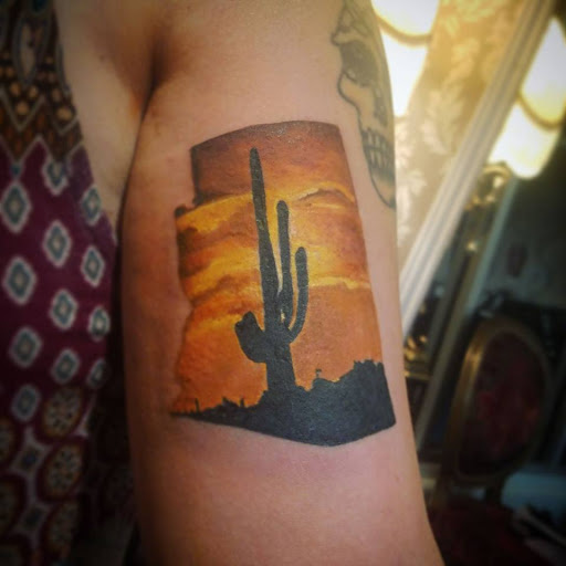 Tattoo Shop «Broken Clover Tattoo», reviews and photos, 710 E 9th St, Tucson, AZ 85715, USA