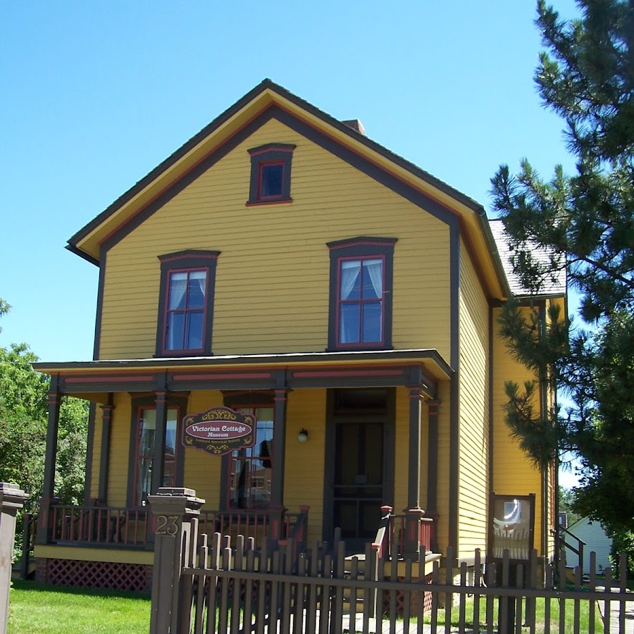 Lombard Historical Society- Victorian Cottage Museum, Carriage House, and Lilac Emporium Gift Shop