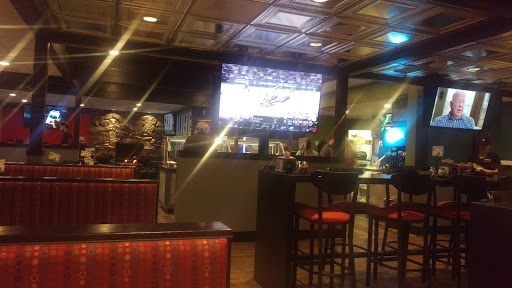 Pizza Restaurant «Round Table Pizza», reviews and photos, 16444 Boones Ferry Rd, Lake Oswego, OR 97035, USA