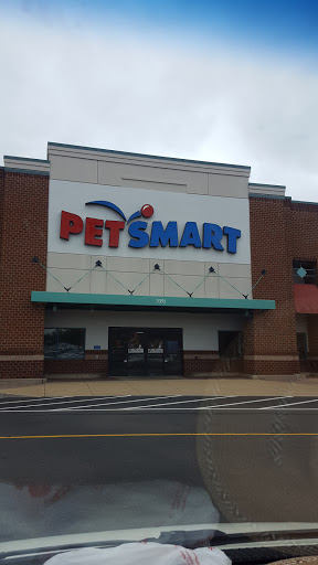 Pet Supply Store «PetSmart», reviews and photos, 3351 Jefferson Davis Hwy, Alexandria, VA 22305, USA