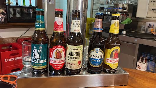 Taberna “El Pequeño” Av. de Juan XXIII, 29566 Casarabonela, Málaga, España