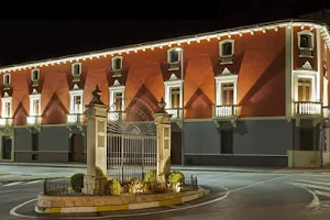 Museo De La Muñeca image