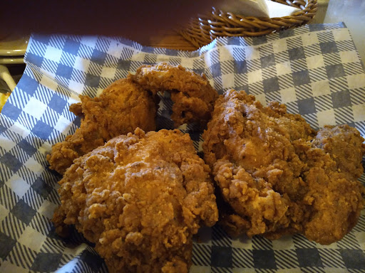 American Restaurant «Cracker Barrel Old Country Store», reviews and photos, 901 Veterans Memorial Pkwy, St Charles, MO 63303, USA